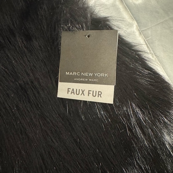 Black Faux Fur Fringe Vest - Picture 3 of 4